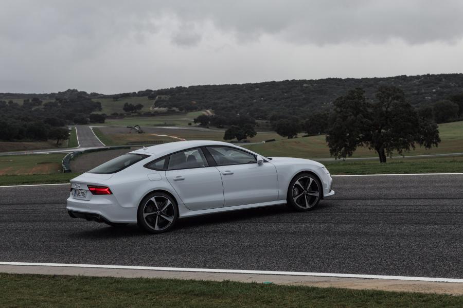  Audi RS7 Sportback 2014 года  (WW) (фото 8 из 10)